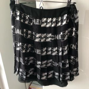 Chanel chain print skirt - Chanel 2001 FW runway.